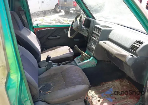 1995 Geo Tracker из США, поврежденный, VIN 2CNBJ1869S6911342